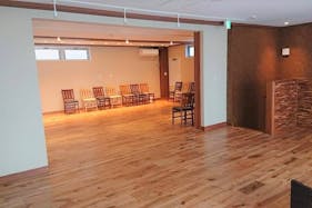 【広尾駅2分】展示会や招待制イベントに最適な吊り戸で用途を分けやすいレンタルスペース