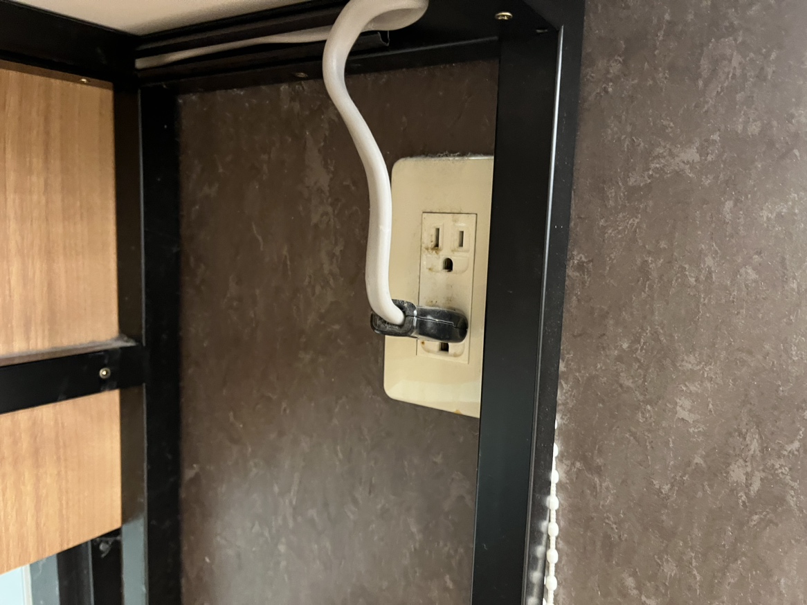 【オークワ松阪下村】プロモーションに利用可能な農産側入口付近のスペース(イートインスペース横)