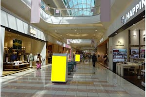 【イオンモールりんくう泉南】モール内広告 デジタルサイネージ(モールストリートビジョン)