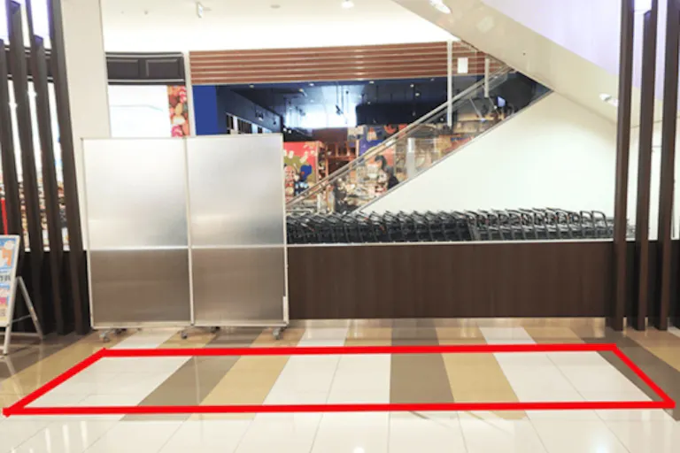 【イオンモール奈良登美ケ丘*】1F 北側エスカレーター横 阪急ベーカリー前の画像1