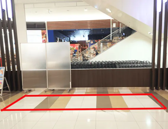 【イオンモール奈良登美ケ丘*】１F　北側エスカレーター横　阪急ベーカリー前の画像