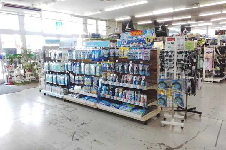 【ホームワイド佐伯南店(大分県)】本館店内 入口前催事スペースの画像2