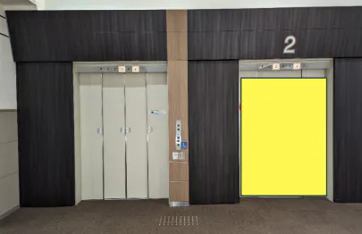 【イオンモール堺北花田】モール内広告 エレベーター扉の画像