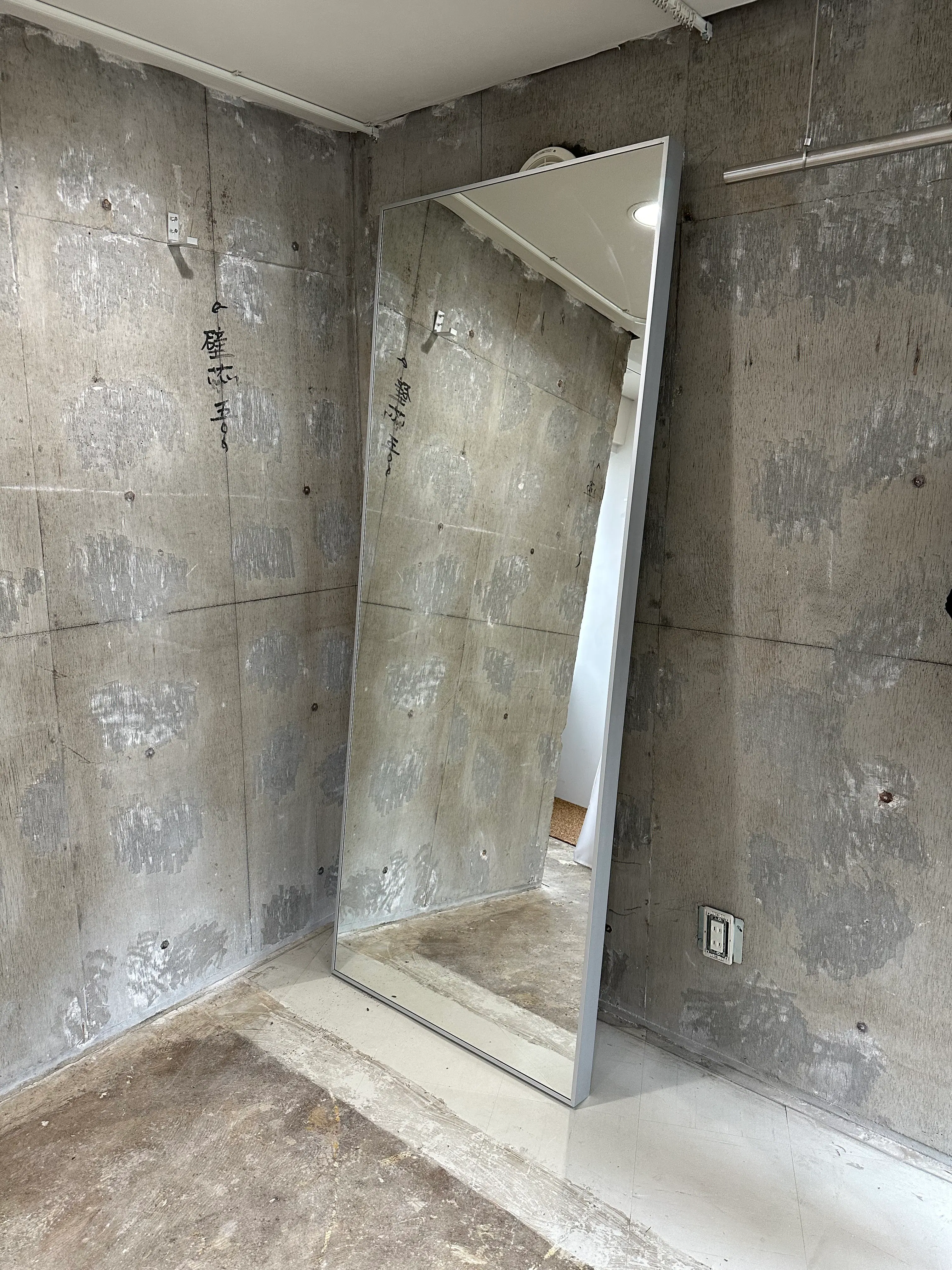 【代々木公園駅3分|代々木八幡駅4分】自然光が入る展示会・撮影向けレンタルスペース
