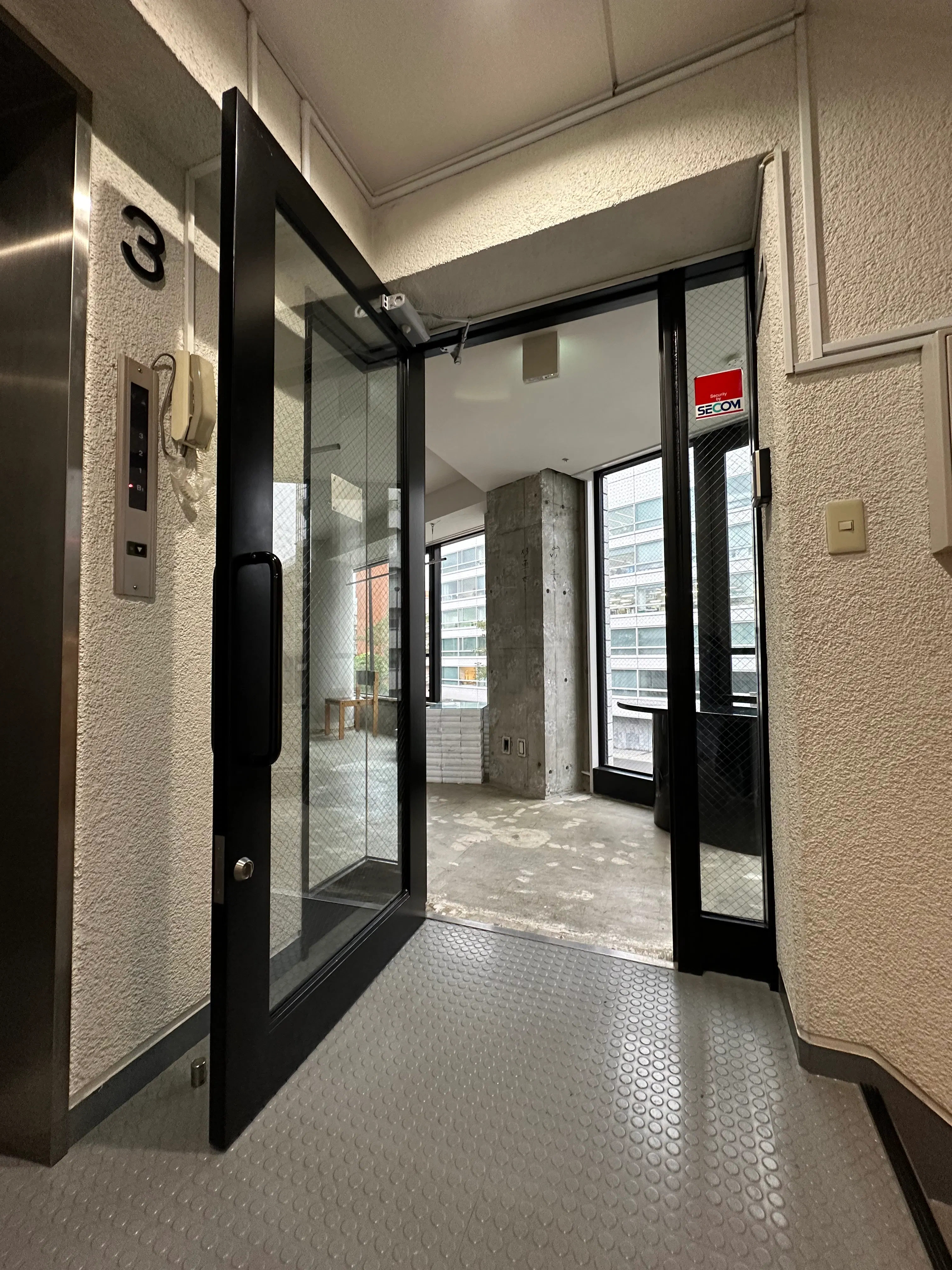 【代々木公園駅3分|代々木八幡駅4分】自然光が入る展示会・撮影向けレンタルスペース