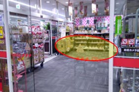 【オリンピック墨田文花店】プロモーションに最適な1F出入口風除室スペース