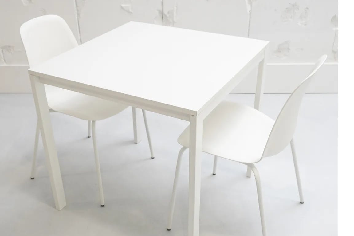 【本町駅/心斎橋駅5分】招待制のファッション系展示販売会やアート系展示会に最適な白を基調とした清潔感のあるレンタルスペース