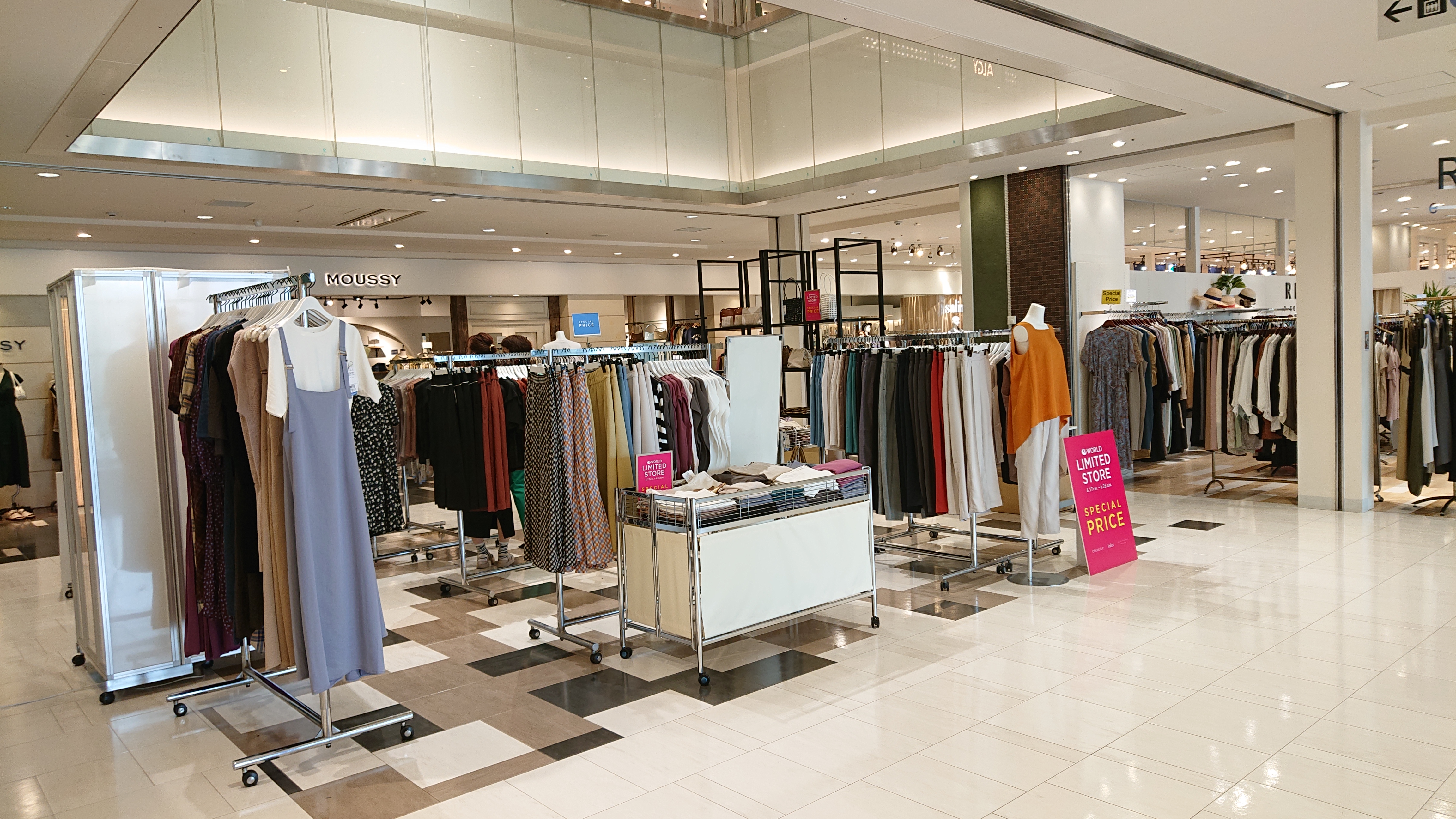 【アミュプラザおおいた】ファッション関係の雑貨や、アパレル商品の物販催事に適したコンパクトなイベントスペース2F POPUPスペース（マウジー前）