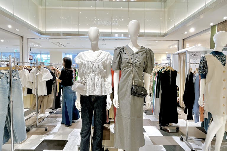 【アミュプラザおおいた】ファッション関係の雑貨や、アパレル商品の物販催事に適したコンパクトなイベントスペース2F POPUPスペース(マウジー前)の画像4