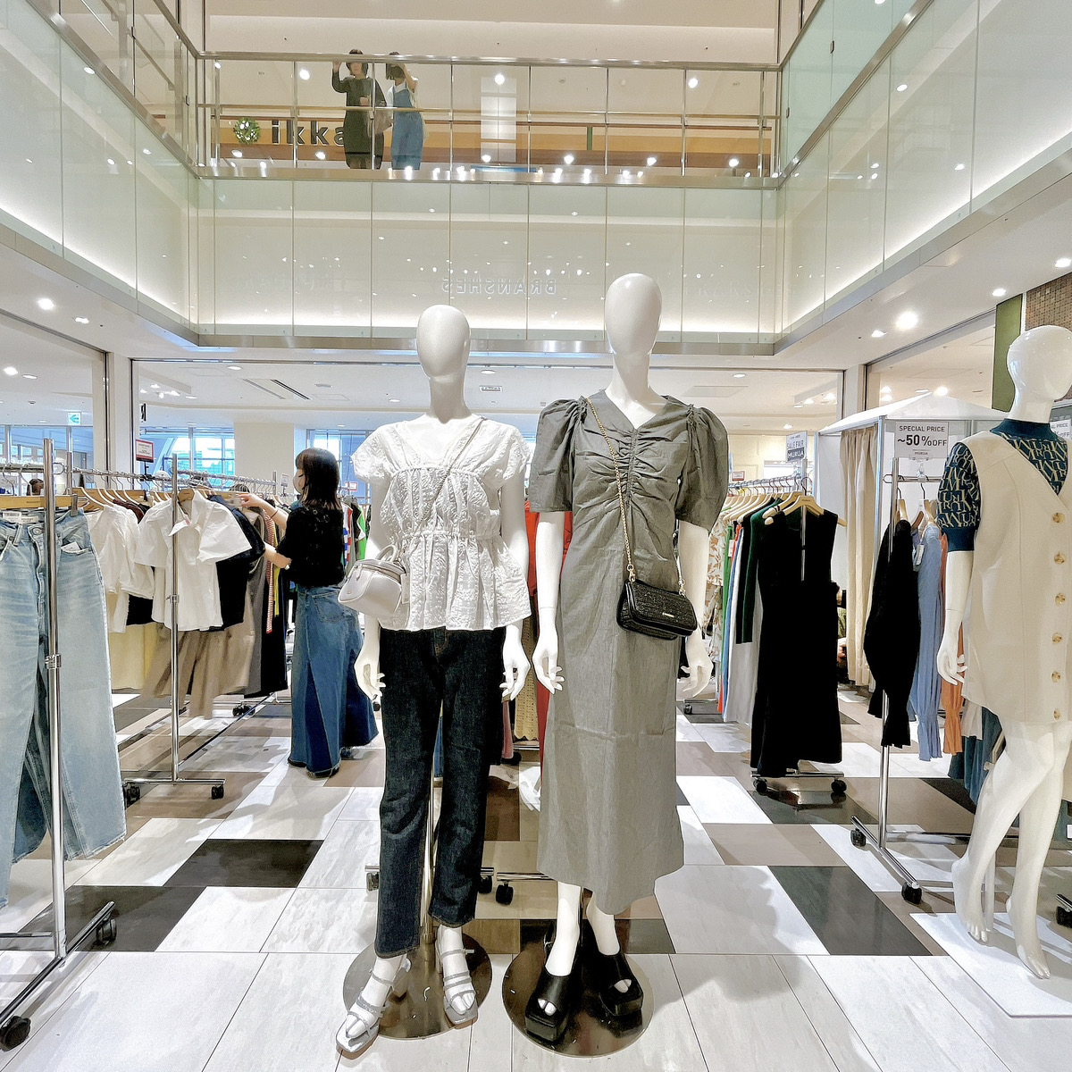 【アミュプラザおおいた】ファッション関係の雑貨や、アパレル商品の物販催事に適したコンパクトなイベントスペース2F POPUPスペース（マウジー前）