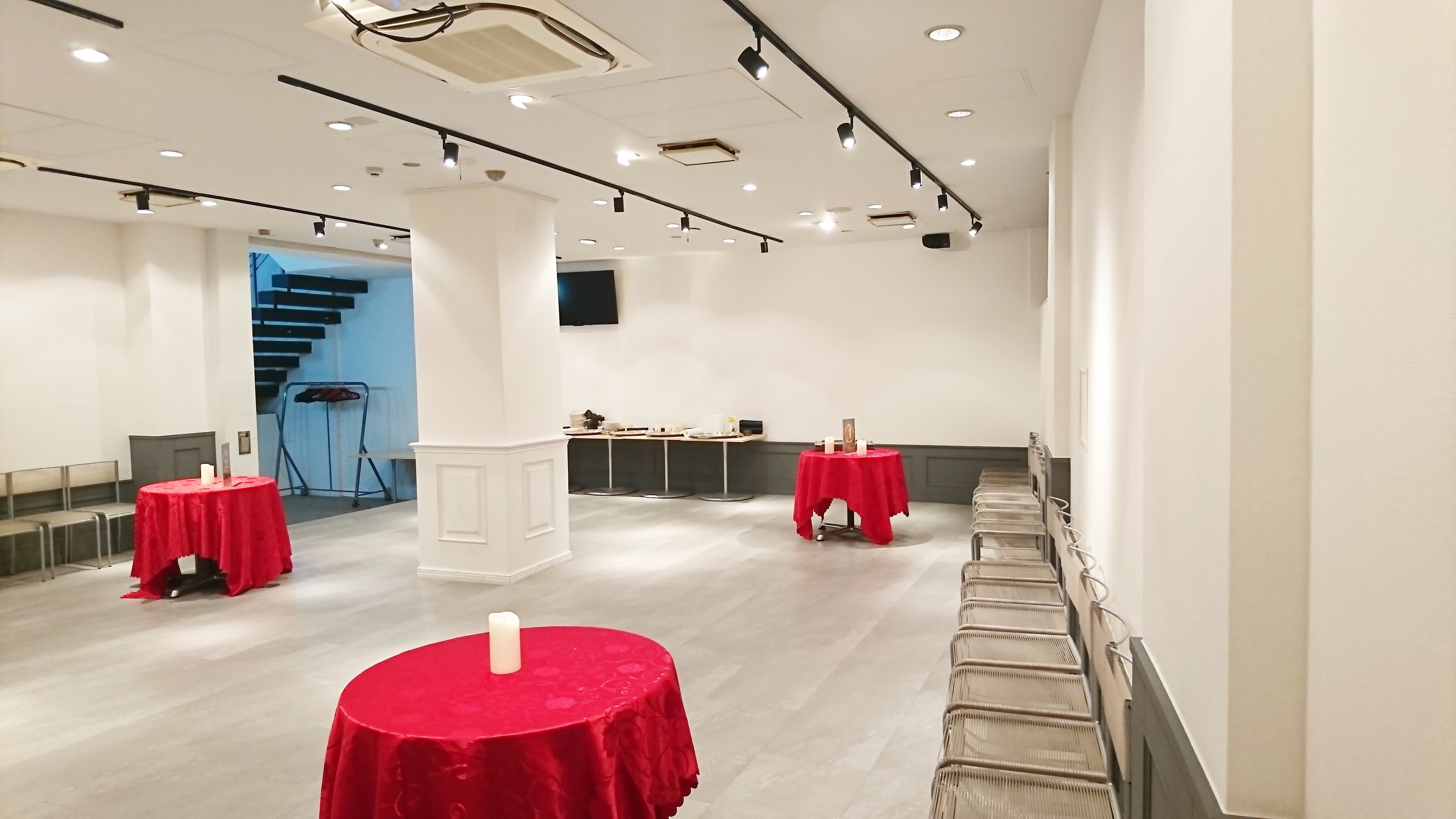 【明治神宮前(原宿)駅1分】ラフォーレ原宿裏通りの好立地！2フロアでの展示会、ポップアップ、チェキ会、控室など多様な用途に適したスペース