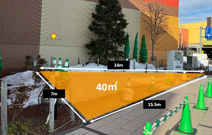 【三井アウトレットパーク 札幌北広島】屋外三角スペース