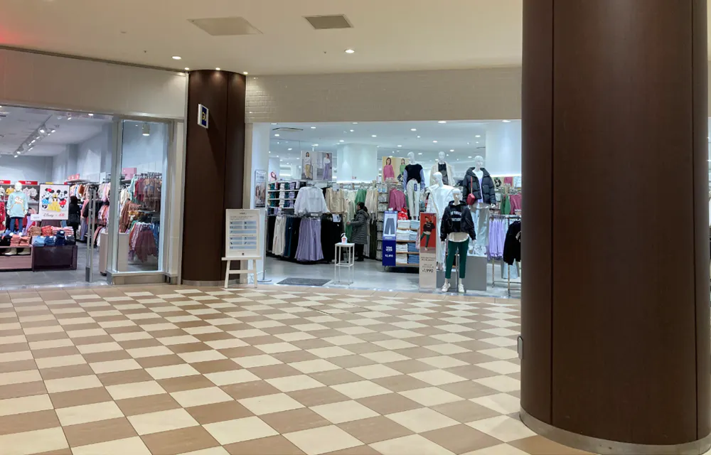 【ララガーデン川口】1階 中央①