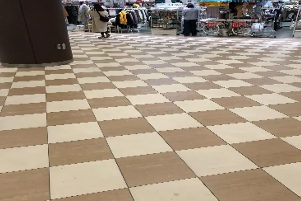【ララガーデン川口】1階 中央①