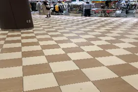 【ララガーデン川口】1階 中央①