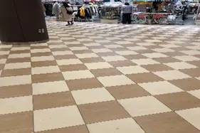 【ララガーデン川口】1階 中央①
