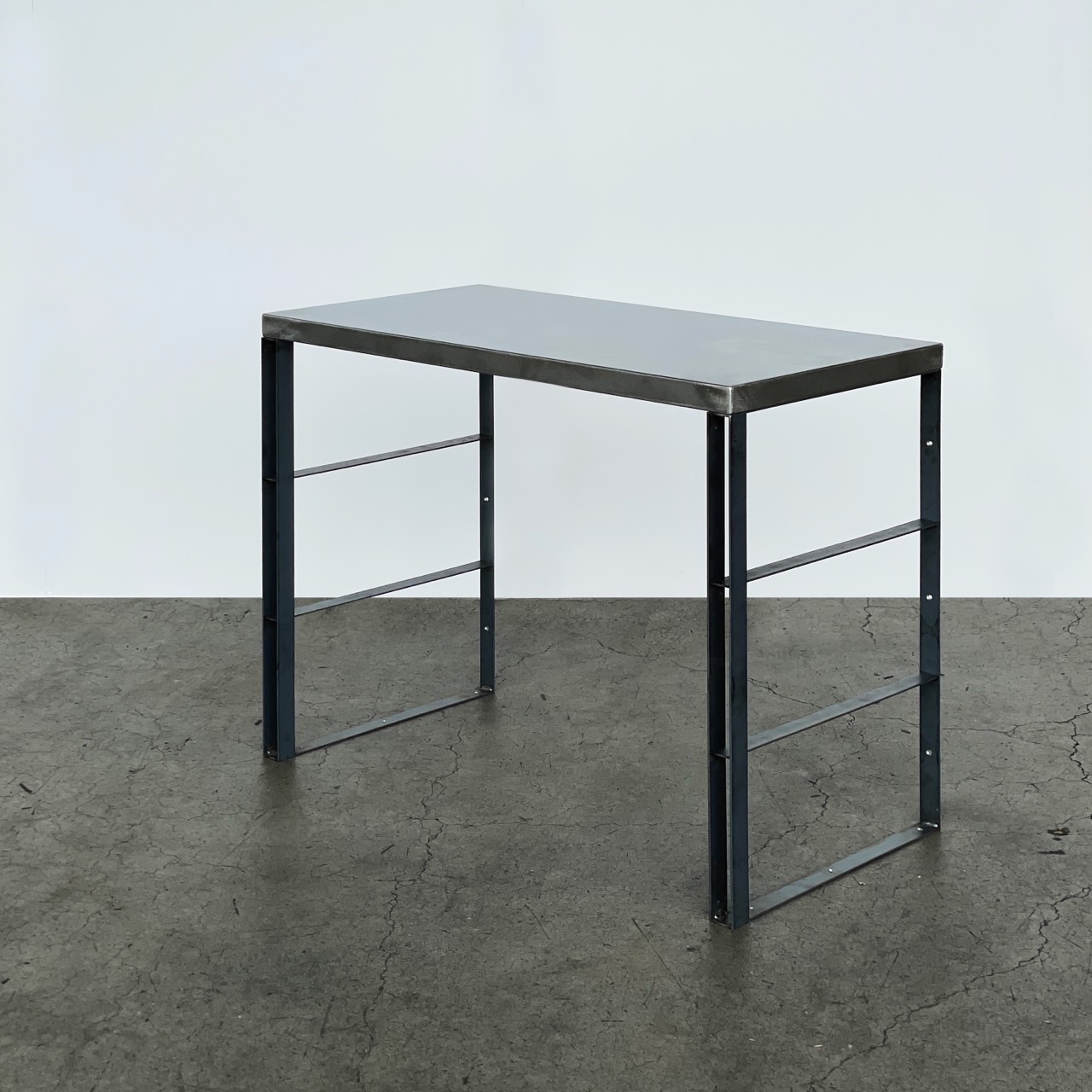 商品台 1台（幅45cm 奥行45cm 高さ72cm）