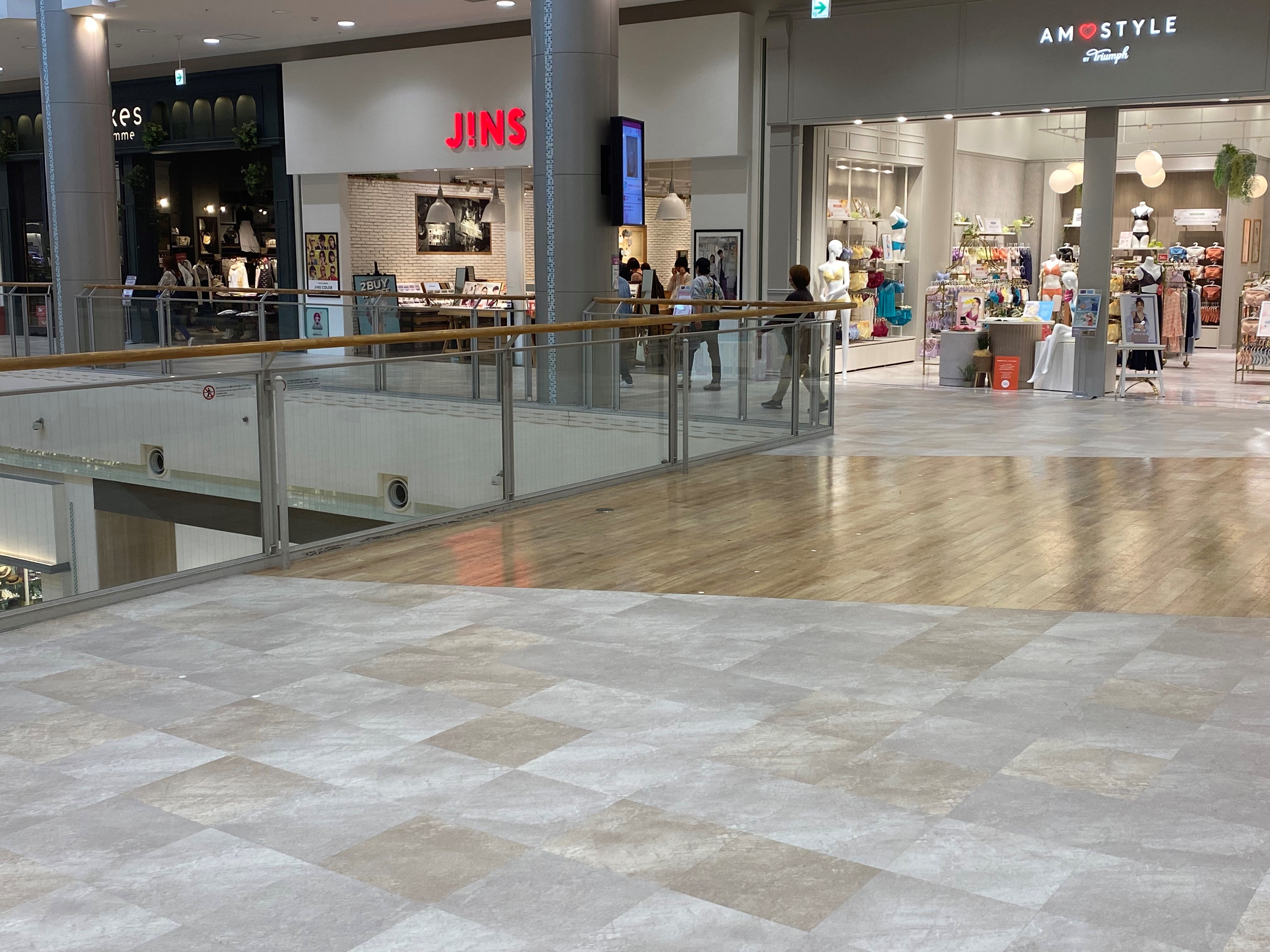 【イオンモール広島府中】2階　スカイブリッジE