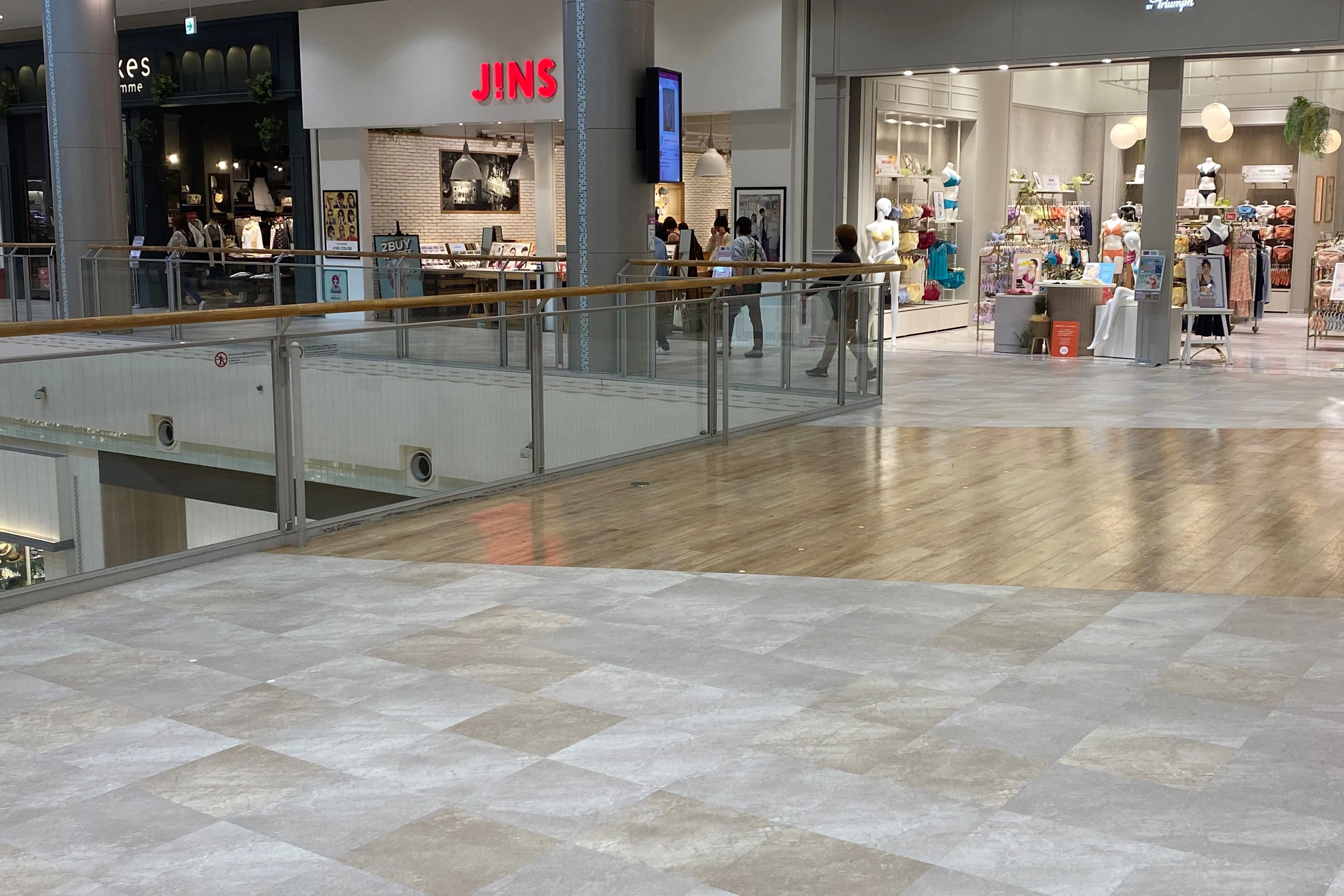 【イオンモール広島府中】2階 スカイブリッジE