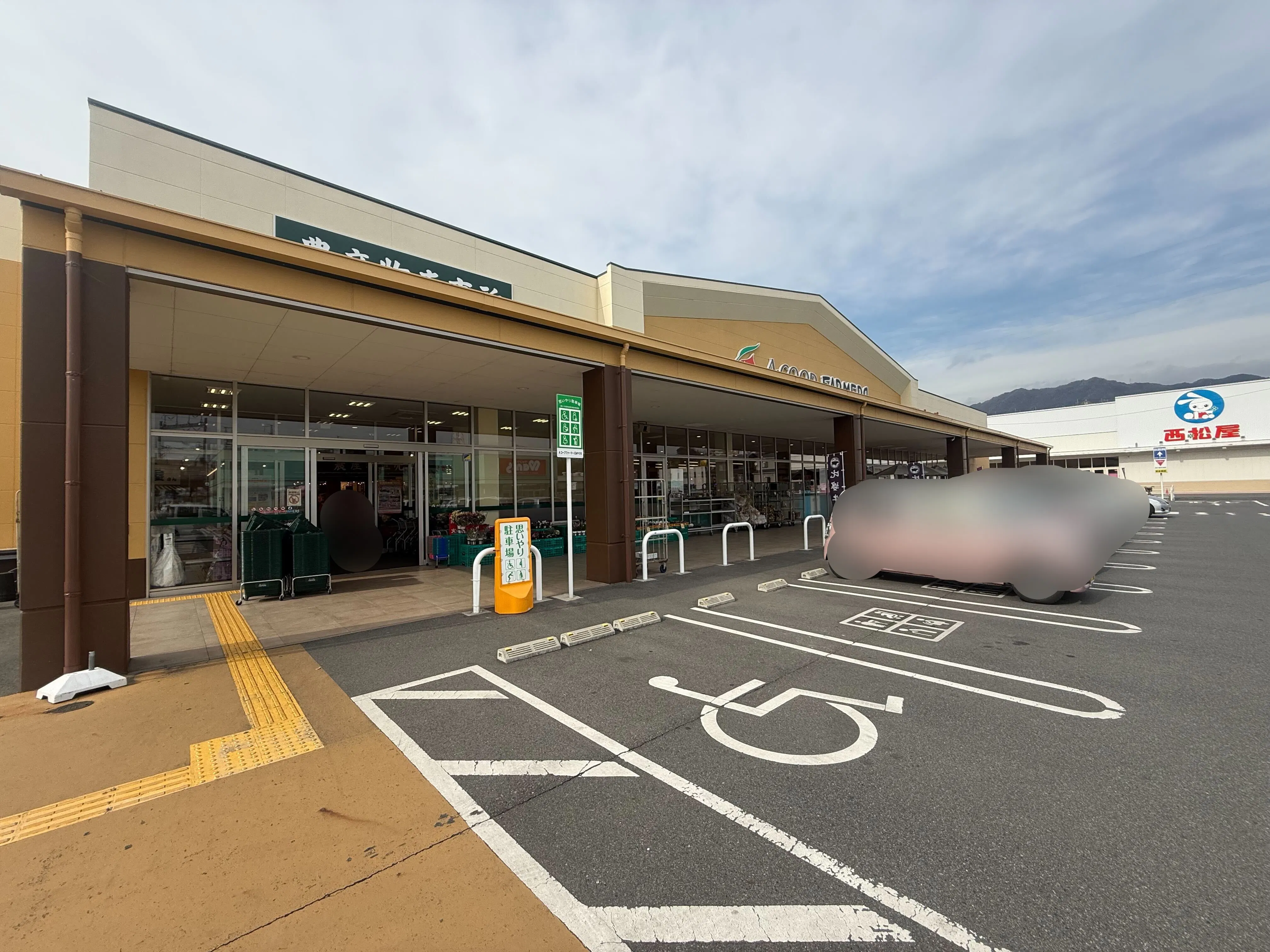 【Aコープファーマーズみやうち店】キッチンカーに最適な駐車場スペース