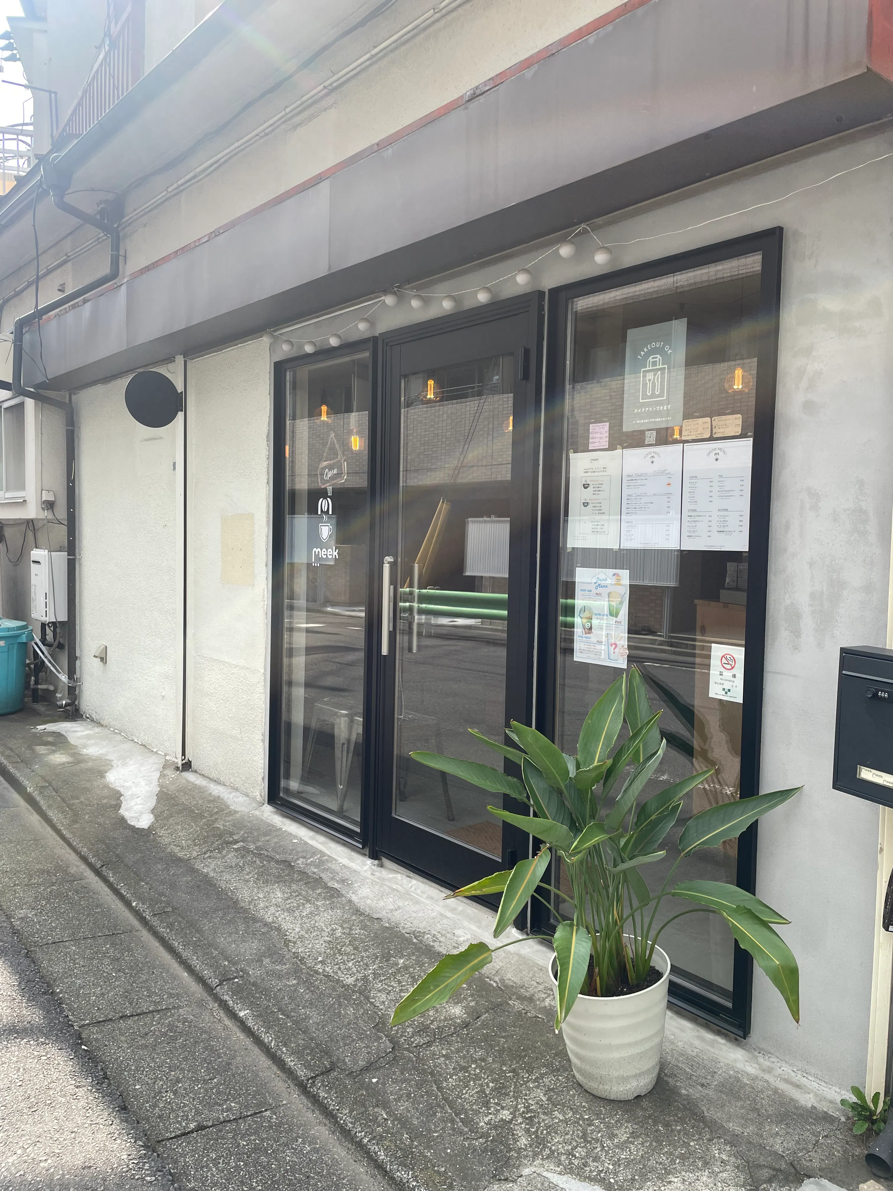 【meek｜蒲田駅11分】天井高と自然光を生かせる30㎡のカフェイベントスペース｜什器利用可