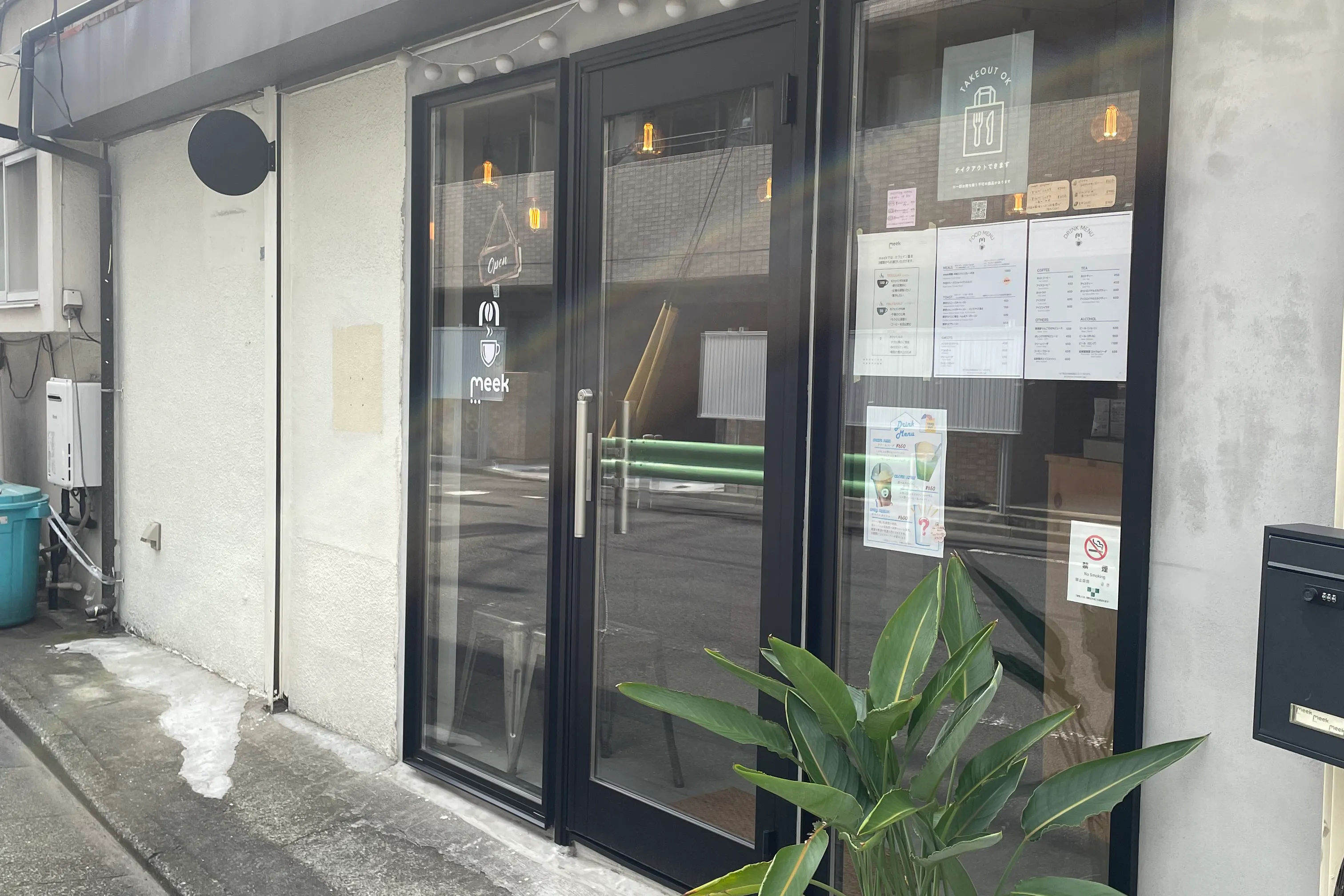 【meek|蒲田駅11分】天井高と自然光を生かせる30㎡のカフェイベントスペース|什器利用可