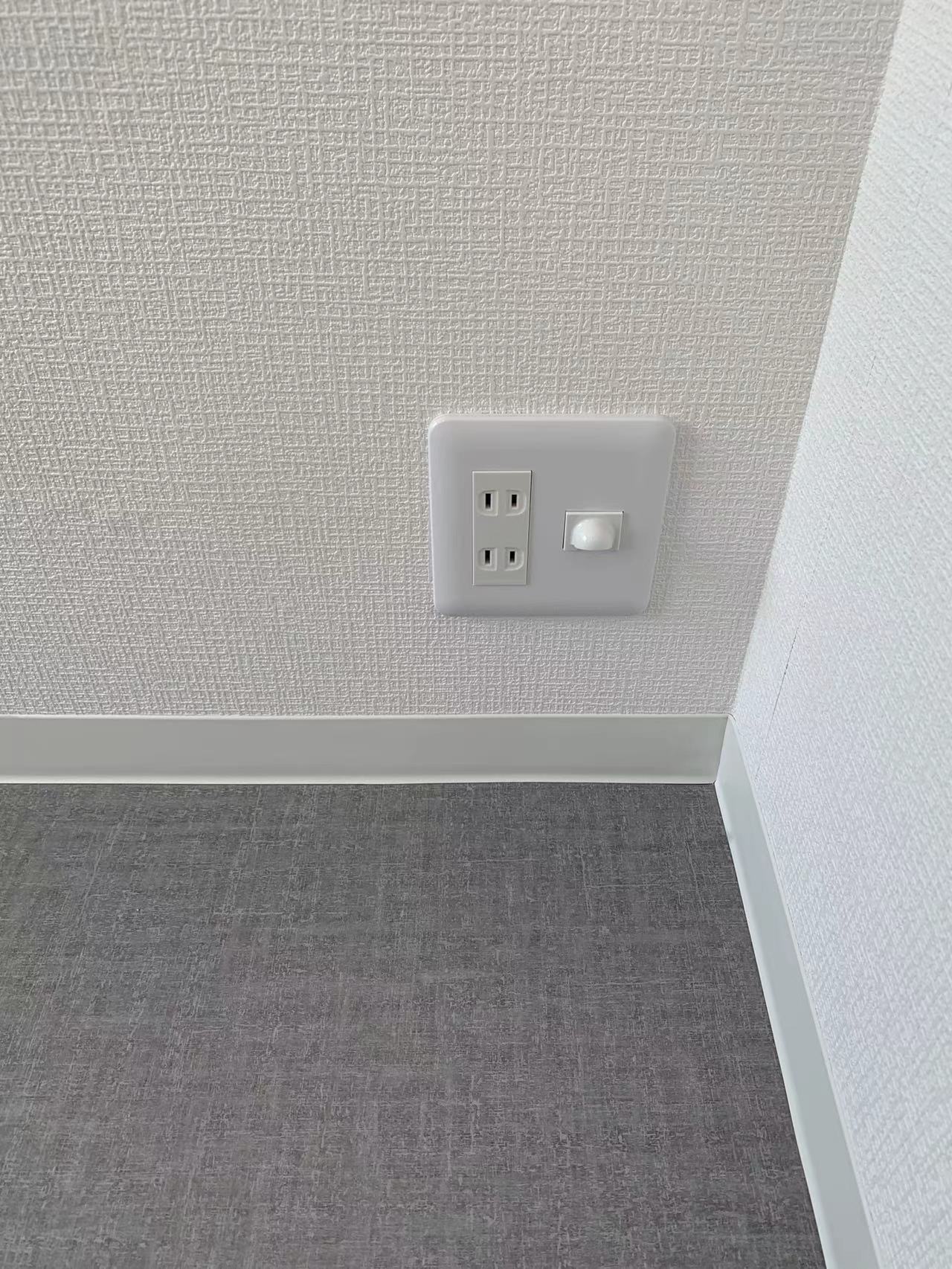 コンセントは3カ所、差し込み口は全部10個です。