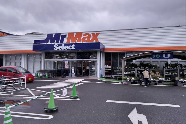 【ミスターマックス Select野芥店】園芸外売場(右側) キッチンカーに最適な総合ディスカウントストアの催事イベントスペースの画像2