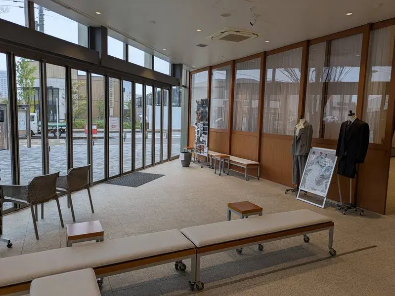 【海浜幕張駅14分｜幕張ベイパーク】視認性抜群のガラス張りテラスで街の視線を集めるプロモーションスペース