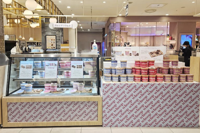 【北千住マルイ】2階 カレンダリウムF08【食物販・物産展】店内入って正面、什器完備の好立地スペースの画像1