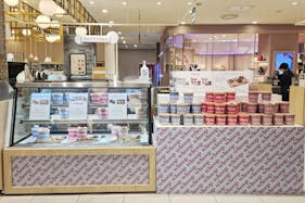 【北千住マルイ】2階 カレンダリウムF08【食物販・物産展】店内入って正面、什器完備の好立地スペース