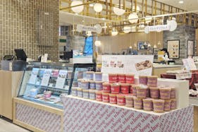 【北千住マルイ】2階 カレンダリウムF08【食物販・物産展】店内入って正面、什器完備の好立地スペース