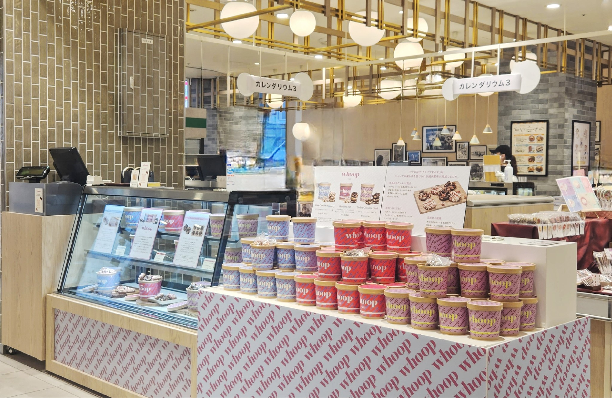 【北千住マルイ】2階 カレンダリウムF08【食物販・物産展】店内入って正面、什器完備の好立地スペース