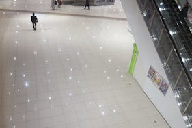 【イオンモール東員】1階 コスモスコート1/3(エスカレーター前)