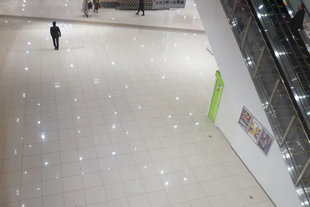 【イオンモール東員】1階 コスモスコート1/3(エスカレーター前)