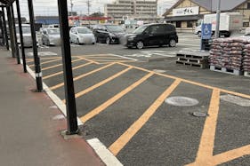 【エフマート津南】販促プロモーションに最適な西側出入り口にある催事スペース