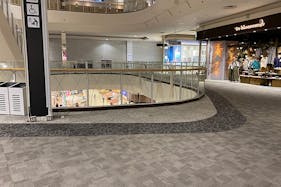 【イオンモール高崎】専門店街2F 南エスカ前S