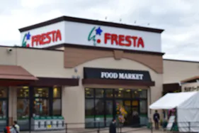 【フレスタ三次店】キッチンカーに利用可能な入り口・店外スペース