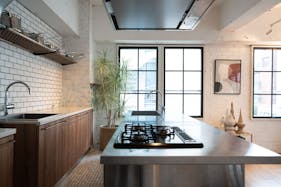 【表参道駅8分】撮影やワークショップ、招待制イベント等に最適なキッチン付きのスタジオスペース