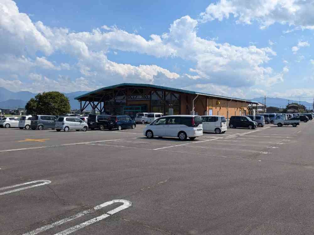 【ダイナム愛媛東予店ゆったり館】キッチンカーに最適なアミューズメント施設のイベントスペース