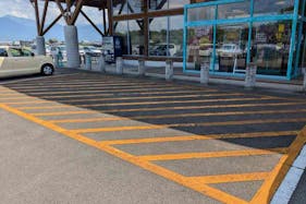 【ダイナム愛媛東予店ゆったり館】キッチンカーに最適なアミューズメント施設のイベントスペース