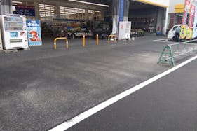 【サンデー大和吉岡店】屋外駐車場 キッチンカーの出店に最適なホームセンター内駐車場の屋外イベントスペース