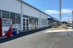 【スーパーセンタートライアル加治木店】プロモーション//キッチンカーに利用可能な「屋外スペース」