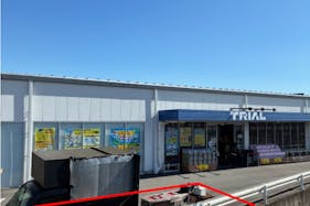 【スーパーセンタートライアル加治木店】プロモーションやキッチンカーに利用可能な「屋外スペース」