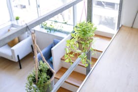 【赤羽橋駅4分】天井高4m・二面採光 自然光が豊富に入るカフェ風レンタルスタジオ