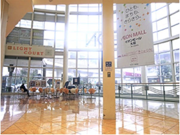 【イオンモール大和】1階ライトコートの画像