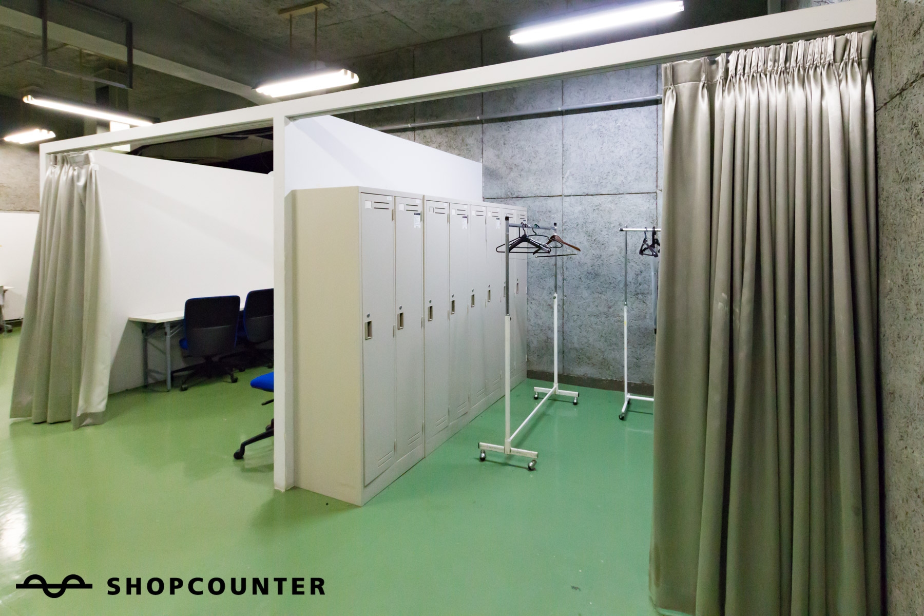 スタジオと同階に控え室も完備しています。