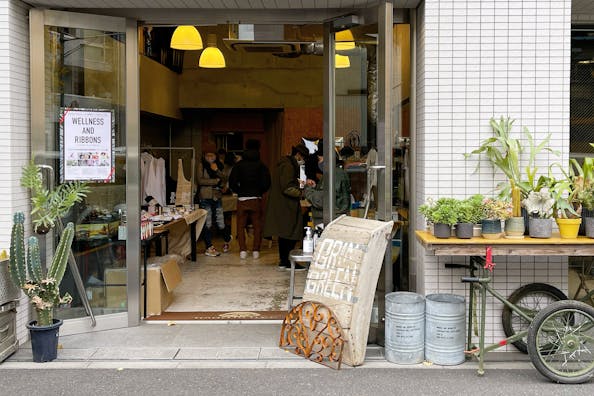 【原宿・千駄ヶ谷】路面・天井高約5m 好立地、換気条件の整ったギャラリー兼多目的スペース