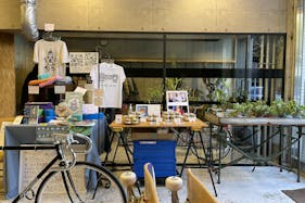 【原宿・千駄ヶ谷】路面・天井高約5m 好立地、換気条件の整ったギャラリー兼多目的スペース