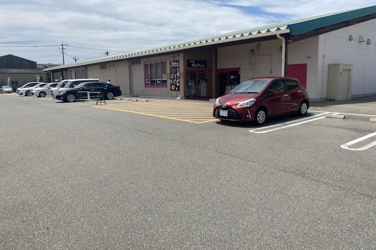 【ダイナム山口宇部港町店ゆったり館】キッチンカーやプロモーションに最適なアミューズメント施設のイベントスペースの画像2